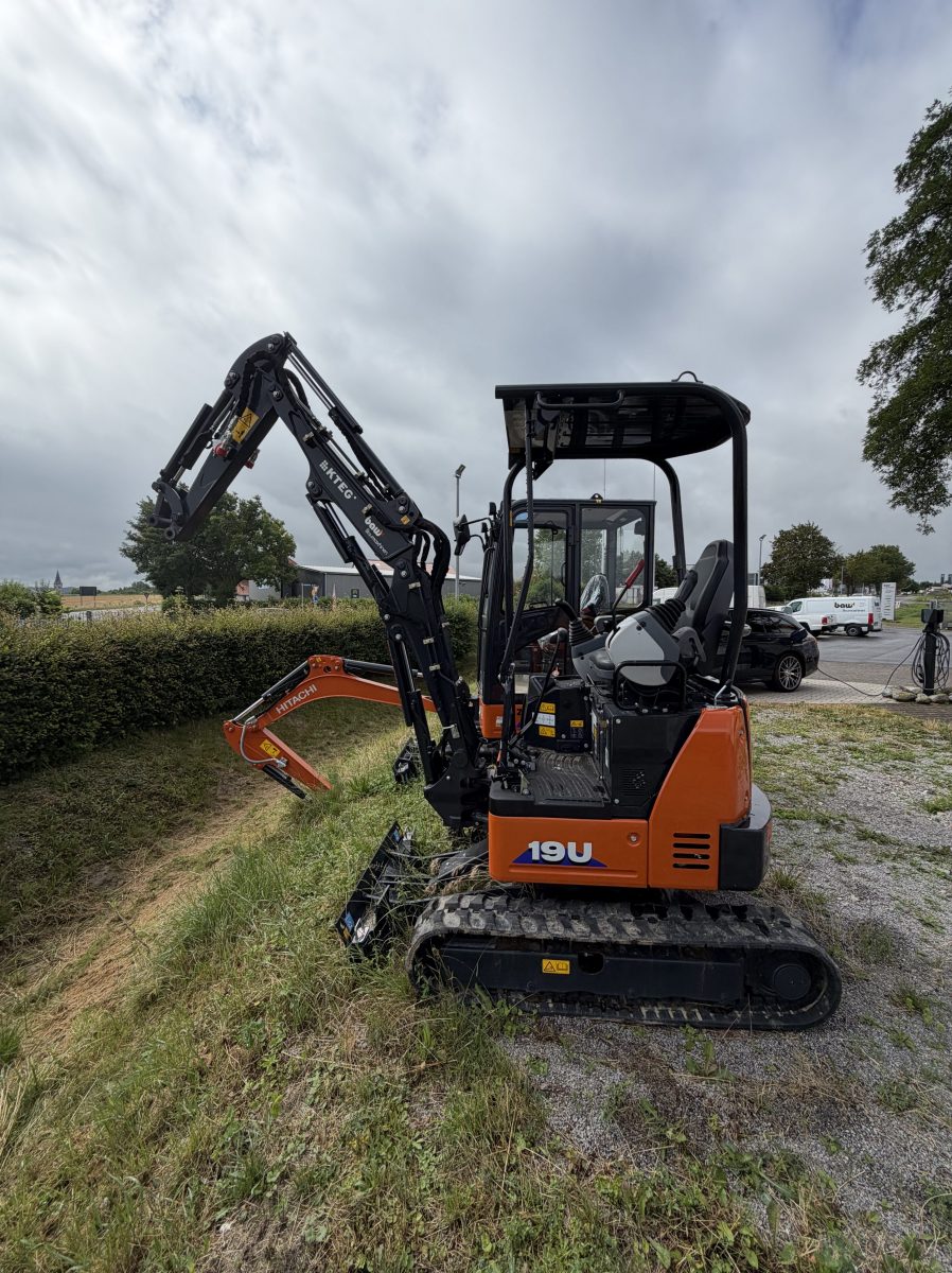 Hitachi ZX19U VA gebraucht kaufen – Seitenansicht