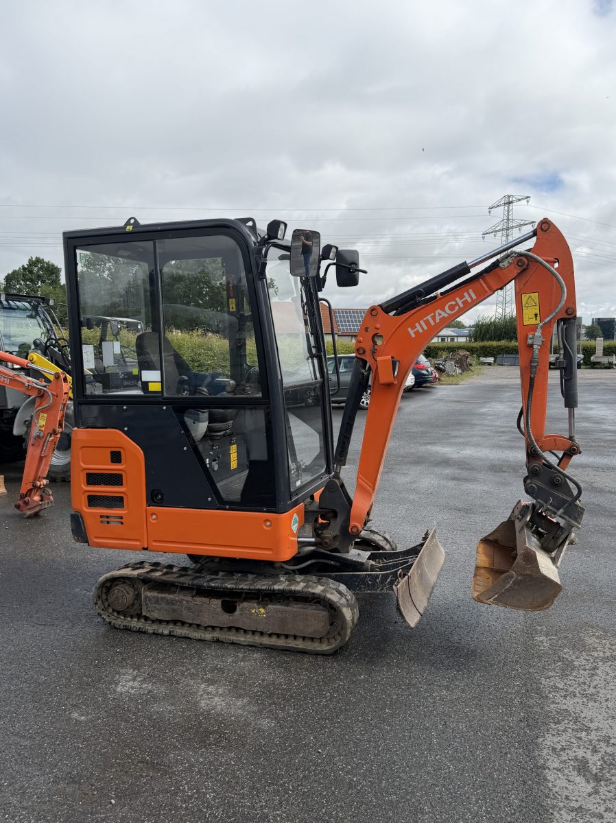 Hitachi ZX19 gebraucht kaufen – Frontansicht